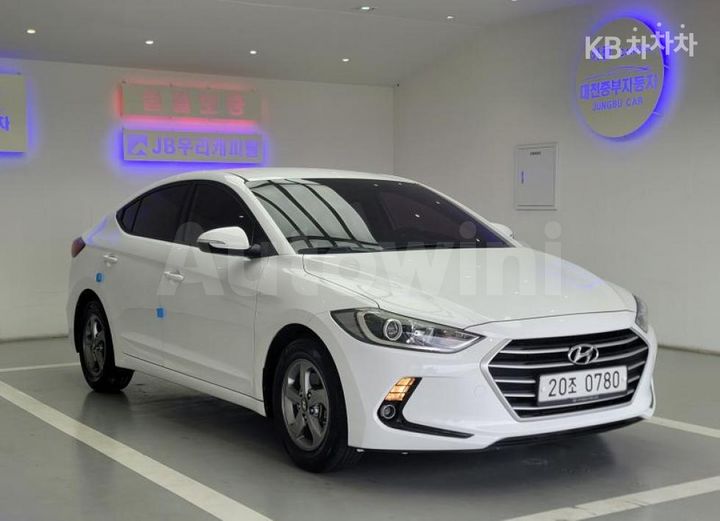 Hyundai Avante 2016 — 3
