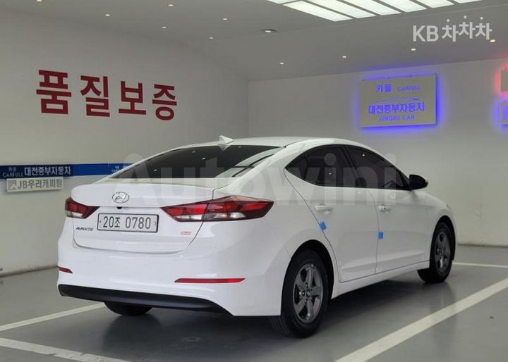 Hyundai Avante 2016 — 4