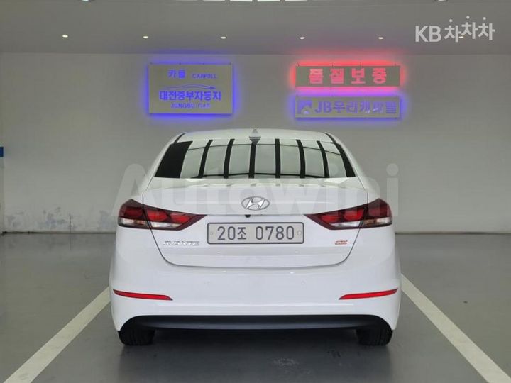 Hyundai Avante 2016 — 5