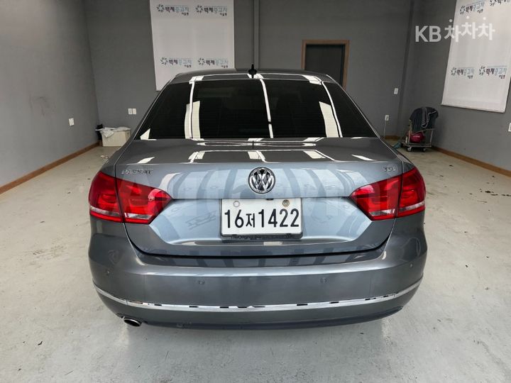 Volkswagen Passat 2015 — 3