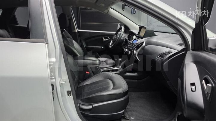 Hyundai Tucson 2010 — 5