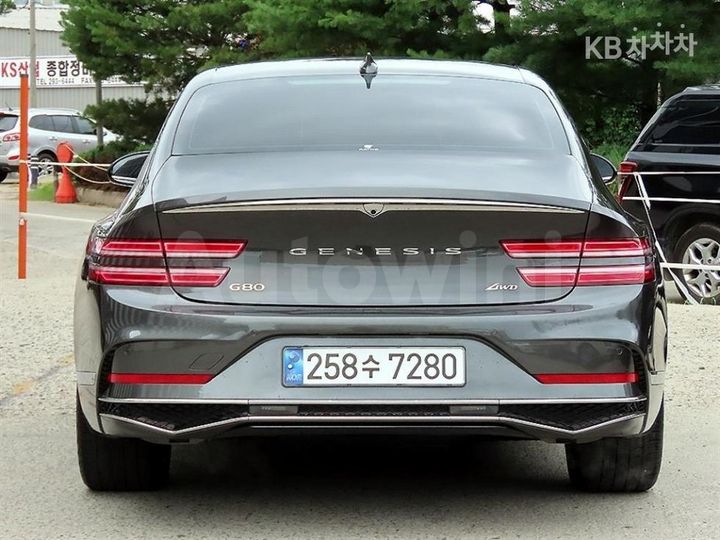 Genesis G80 2025 — 4