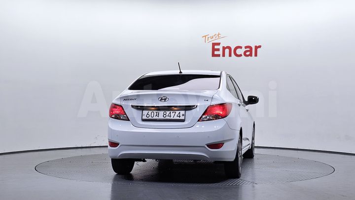 Hyundai Accent 2018 — 4