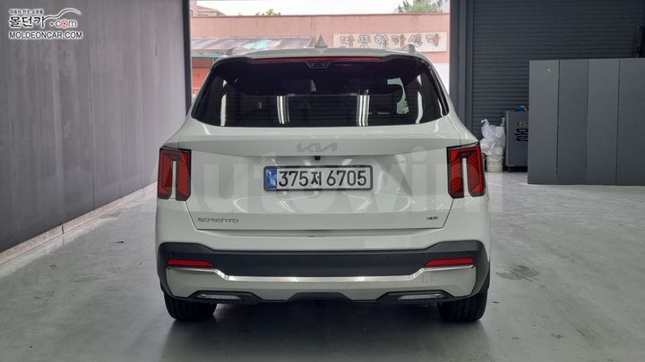 Kia Sorento 2025 KNARM81FHTA386887 — 4