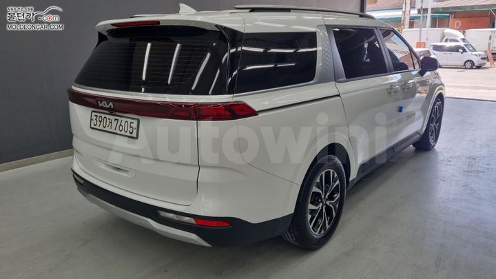 Kia Carnival 2022 KNANB81BBPS249958 — 2