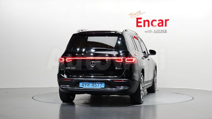 Mercedes-Benz EQB 2023 — 4