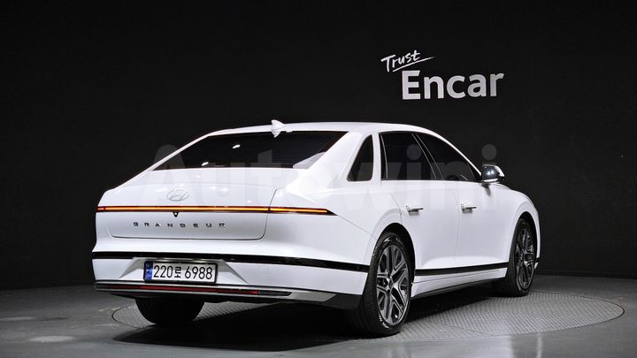 Hyundai Grandeur 2023 — 2