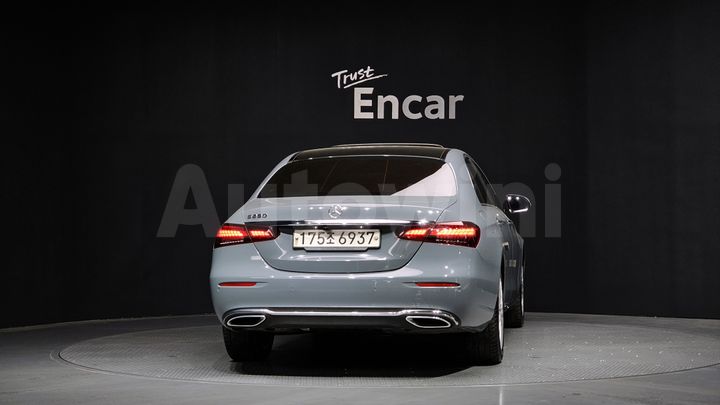 Mercedes-Benz E Class 2022 — 4