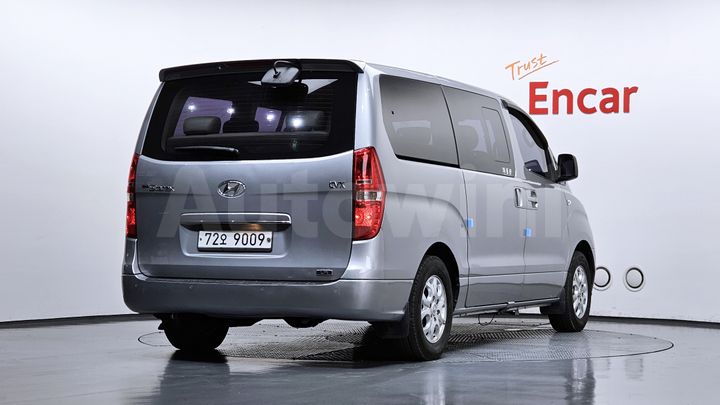 Hyundai Starex 2012 — 2
