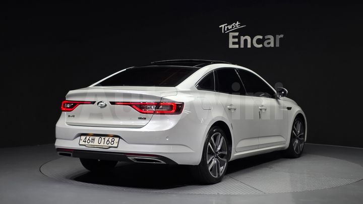Renault SM6 2016 — 2