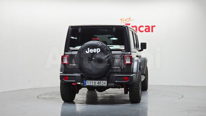 Jeep Wrangler 2023 — 4