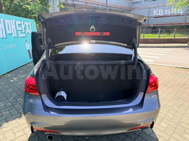 BMW 3 Series 2018 — 5