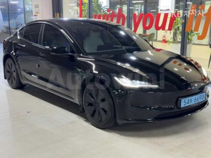 Tesla Model 3 2024 LRW3E7FS2RC294588 — 2