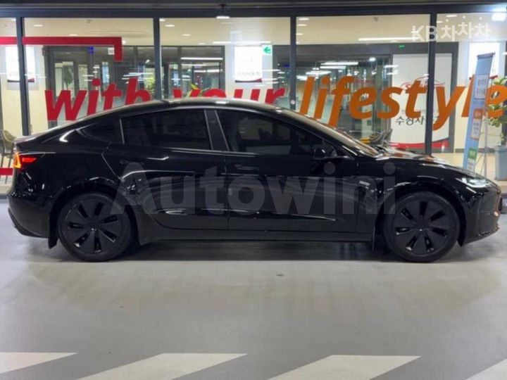 Tesla Model 3 2024 LRW3E7FS2RC294588 — 3