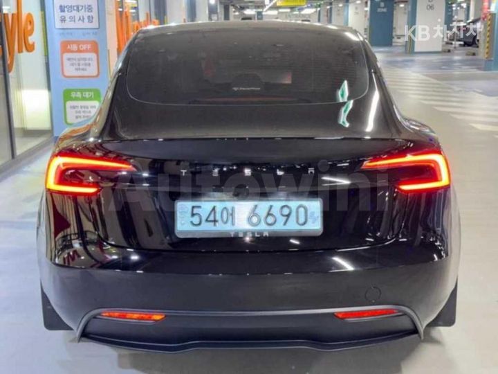 Tesla Model 3 2024 LRW3E7FS2RC294588 — 5