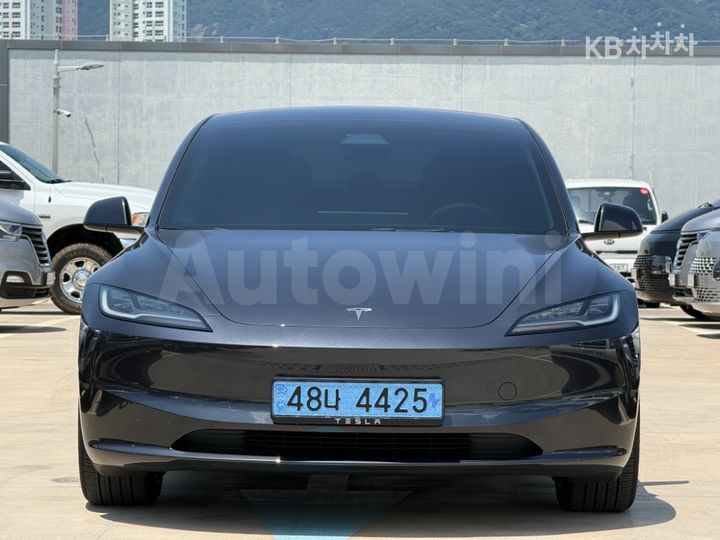 Tesla Model 3 2025 LRW3E7FS0SC610317 — 2