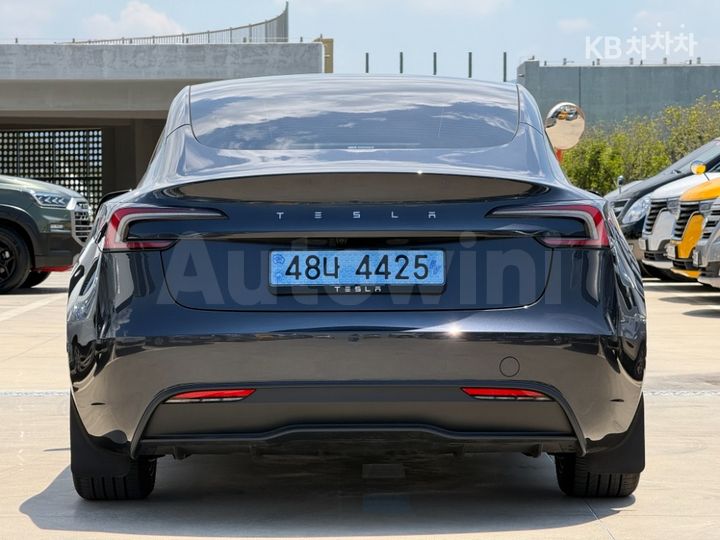 Tesla Model 3 2025 LRW3E7FS0SC610317 — 4