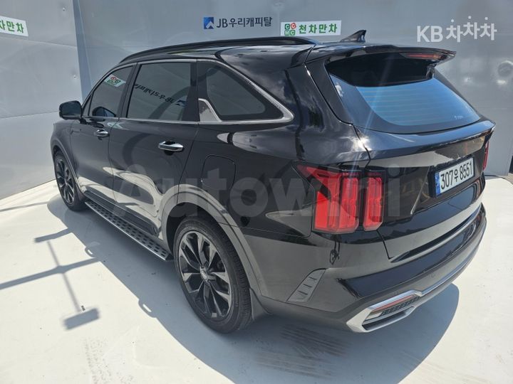 Kia Sorento 2023 KNARL81FHPA186705 — 3