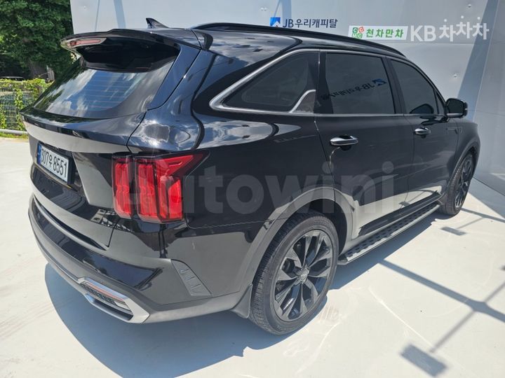 Kia Sorento 2023 KNARL81FHPA186705 — 4