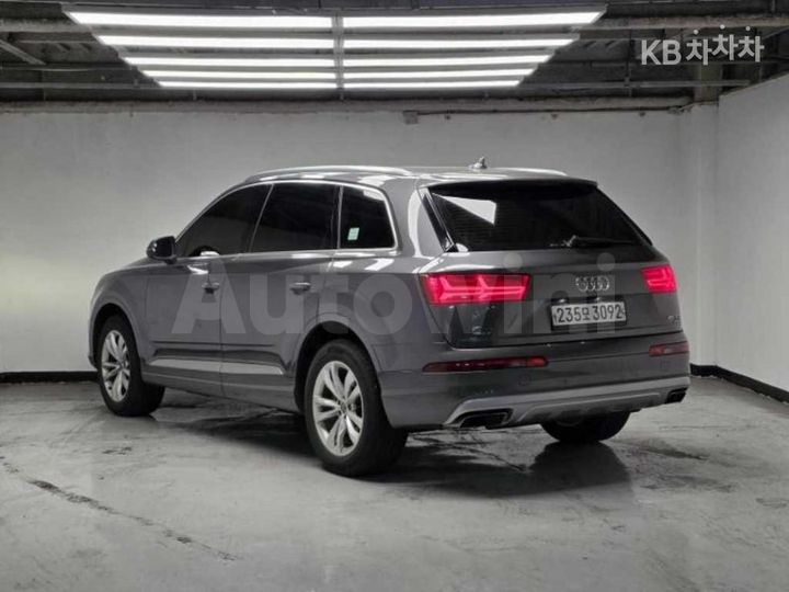 Audi Q7 2019 — 2