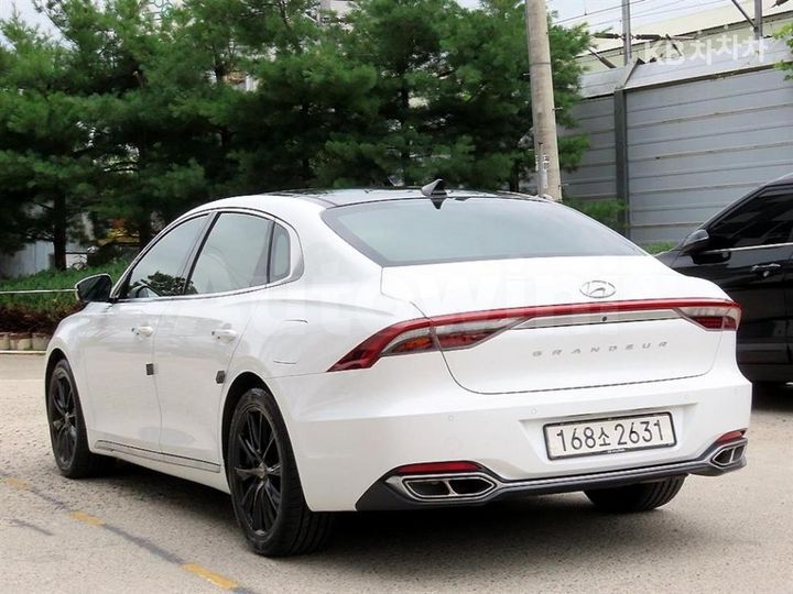 Hyundai Grandeur 2022 — 3