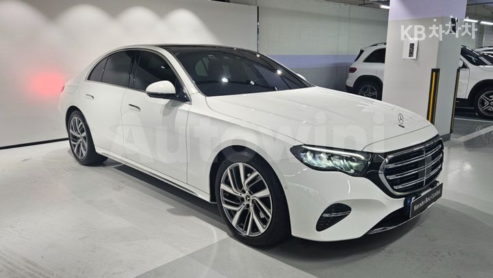 Mercedes Benz E Class 2024 — 2