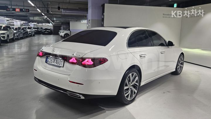 Mercedes Benz E Class 2024 — 4