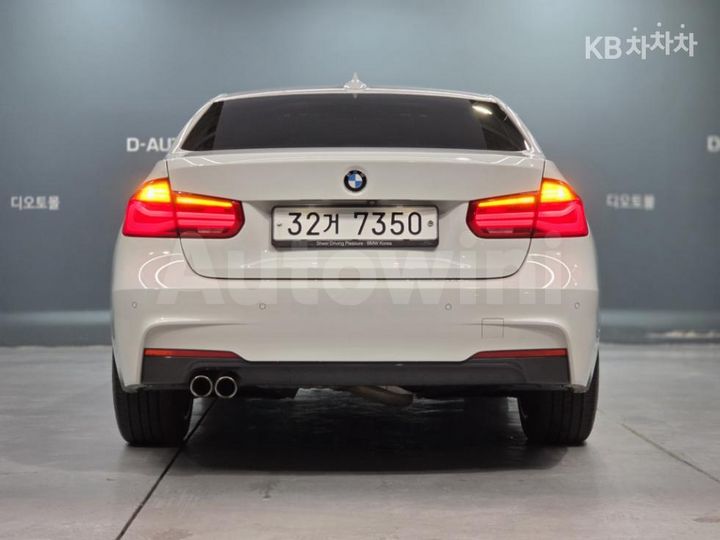 BMW 3 Series 2018 — 5