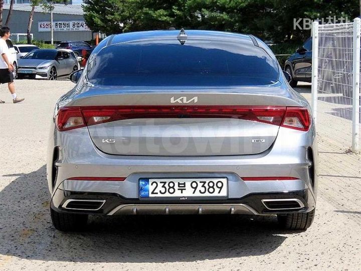Kia K5 2023 — 4