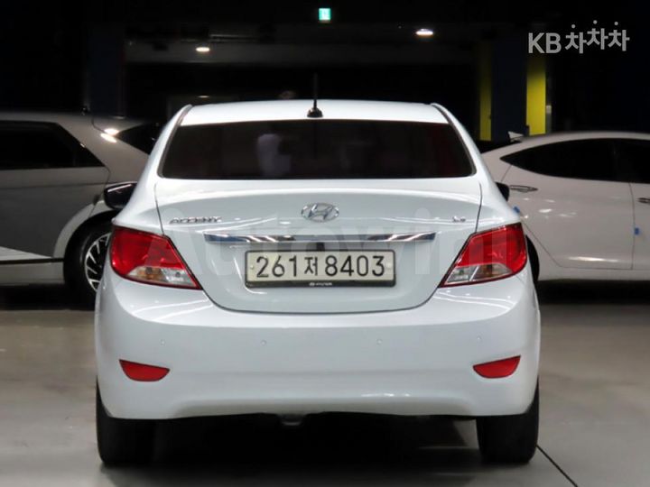 Hyundai Accent 2018 — 3
