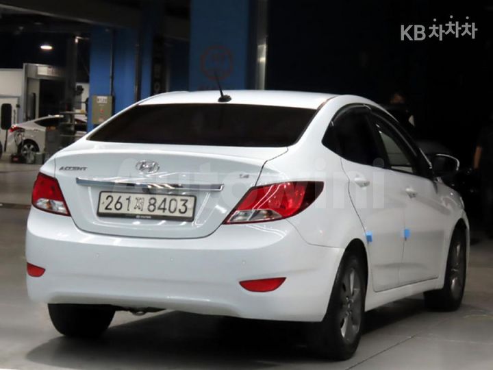 Hyundai Accent 2018 — 4