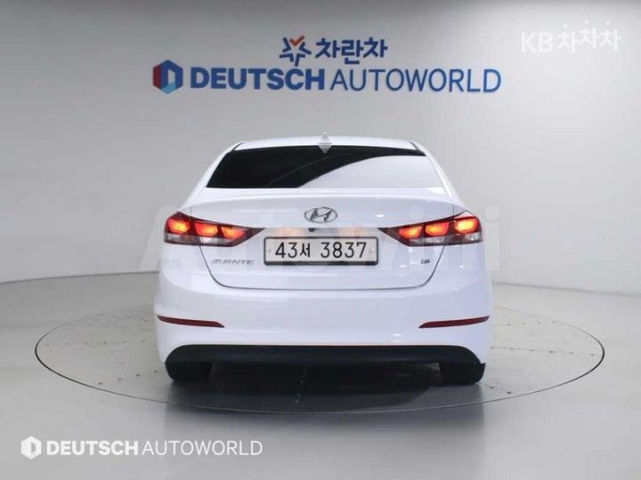 Hyundai Avante 2018 KMHD641DBJU653701 — 4