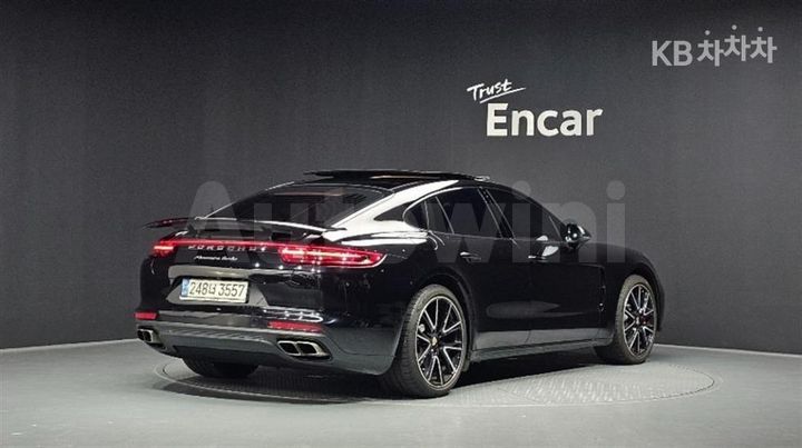Porsche Panamera 2017 WP0AF2979HL150455 — 2