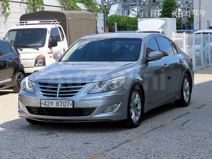Hyundai Genesis 2012 KMHGA41BBCU156011 — 2