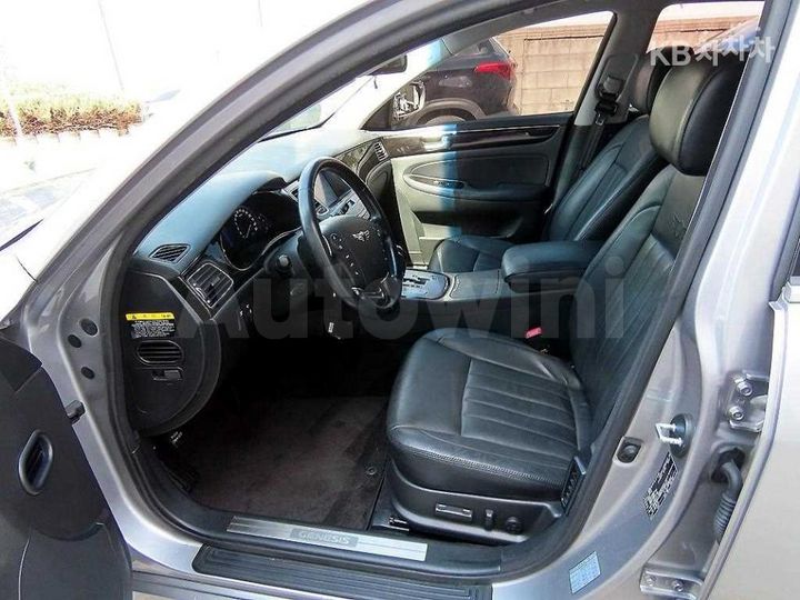 Hyundai Genesis 2012 KMHGA41BBCU156011 — 5