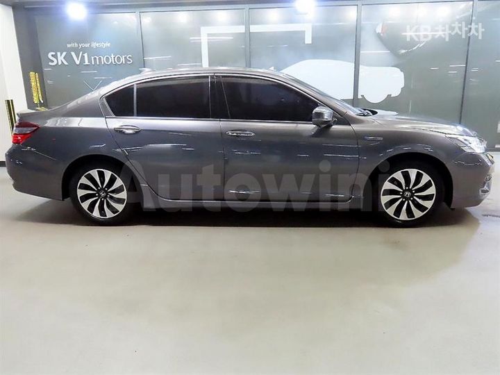 Honda Accord 2017 JHMCR6650HC200324 — 3