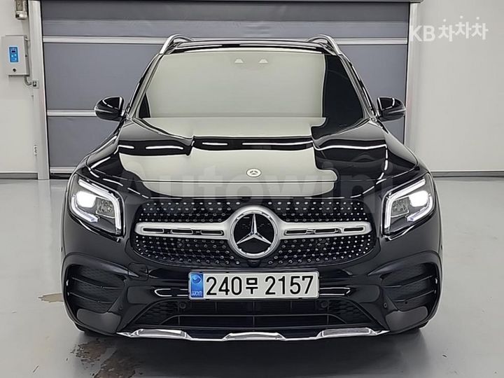 Mercedes Benz GLB Class 2023 — 2