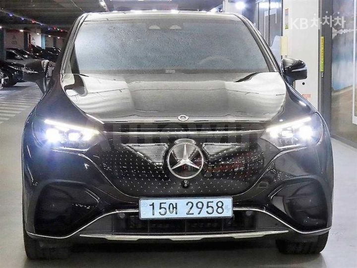 Mercedes Benz EQE