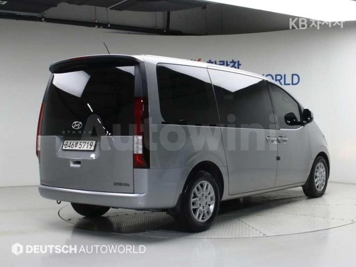 Hyundai Staria 2022 — 2