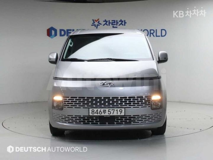 Hyundai Staria 2022 — 3