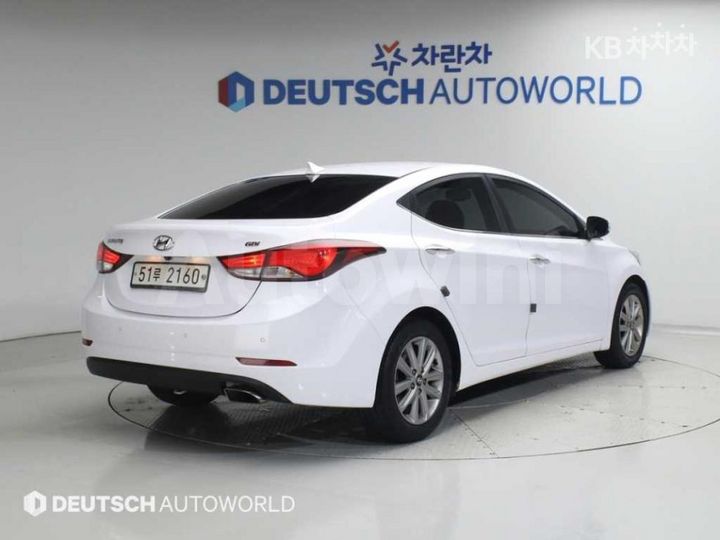 Hyundai Avante 2015 — 2