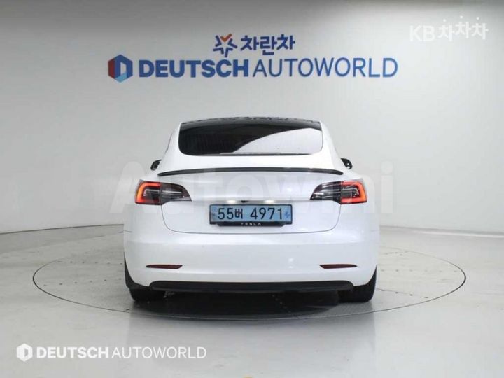 Tesla Model 3 2020 — 4