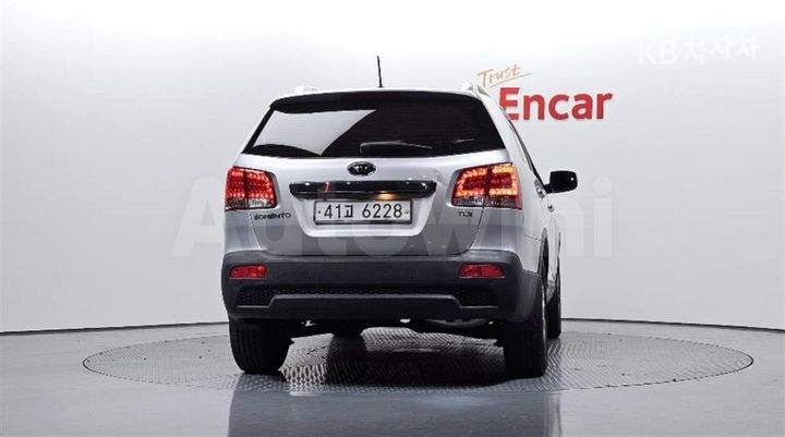 Kia Sorento 2011 — 4