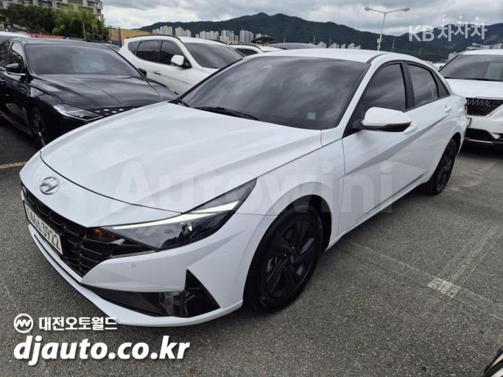 Hyundai Avante 2023 — 2