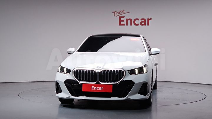 BMW i5 2025 — 2