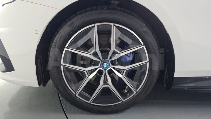 BMW i5 2025 — 4