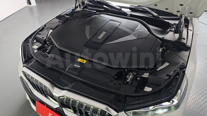 BMW i5 2025 — 5