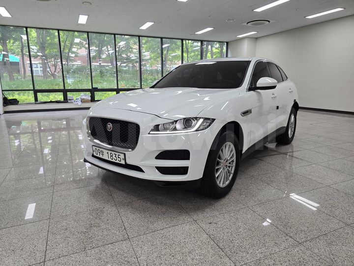 Jaguar F PACE