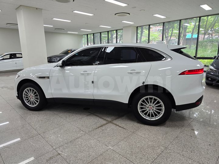 Jaguar F PACE