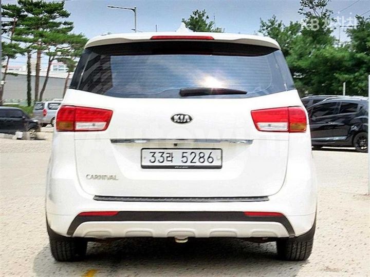 Kia Carnival 2018 KNAMB81ABJS364089 — 4